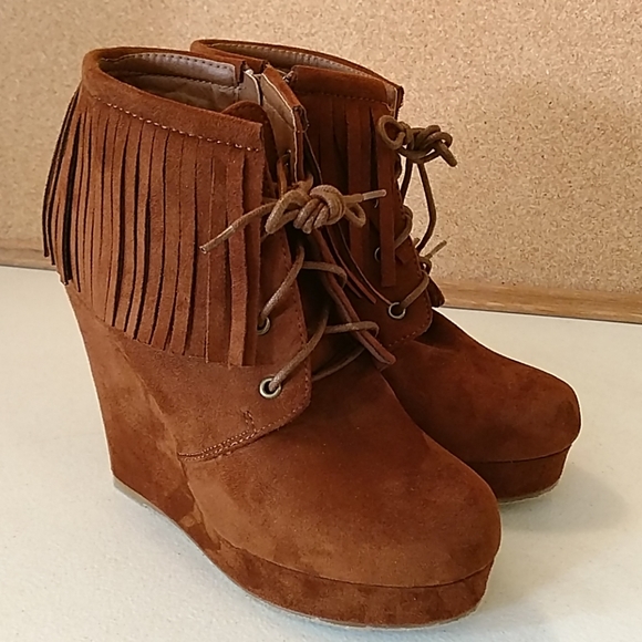 🥾Air Underground brown fringe wedge short booties🥾 - Picture 7 of 7